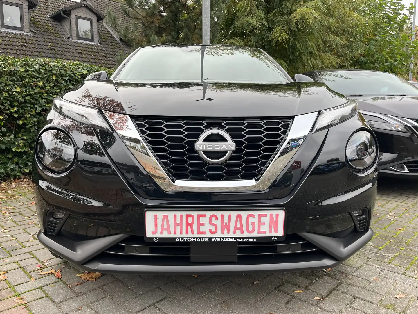 Nissan Juke 1.0 DIG-T N-Connecta,LED, Navi, Winterp, Kamera Noir - 2