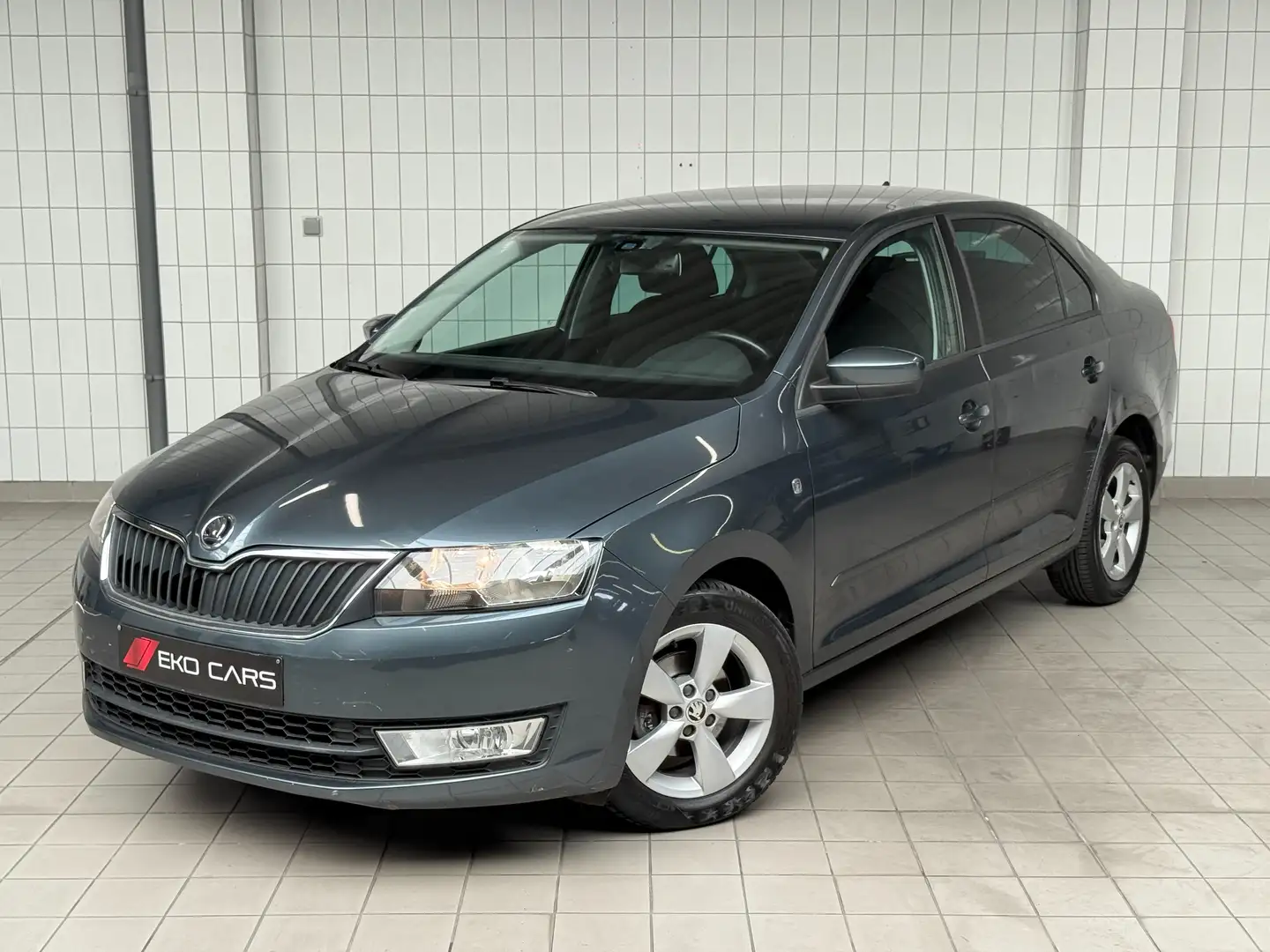 Skoda Rapid/Spaceback 1.2 TSI 62.560 Km - Essence - Clim auto - Essence! Gris - 1