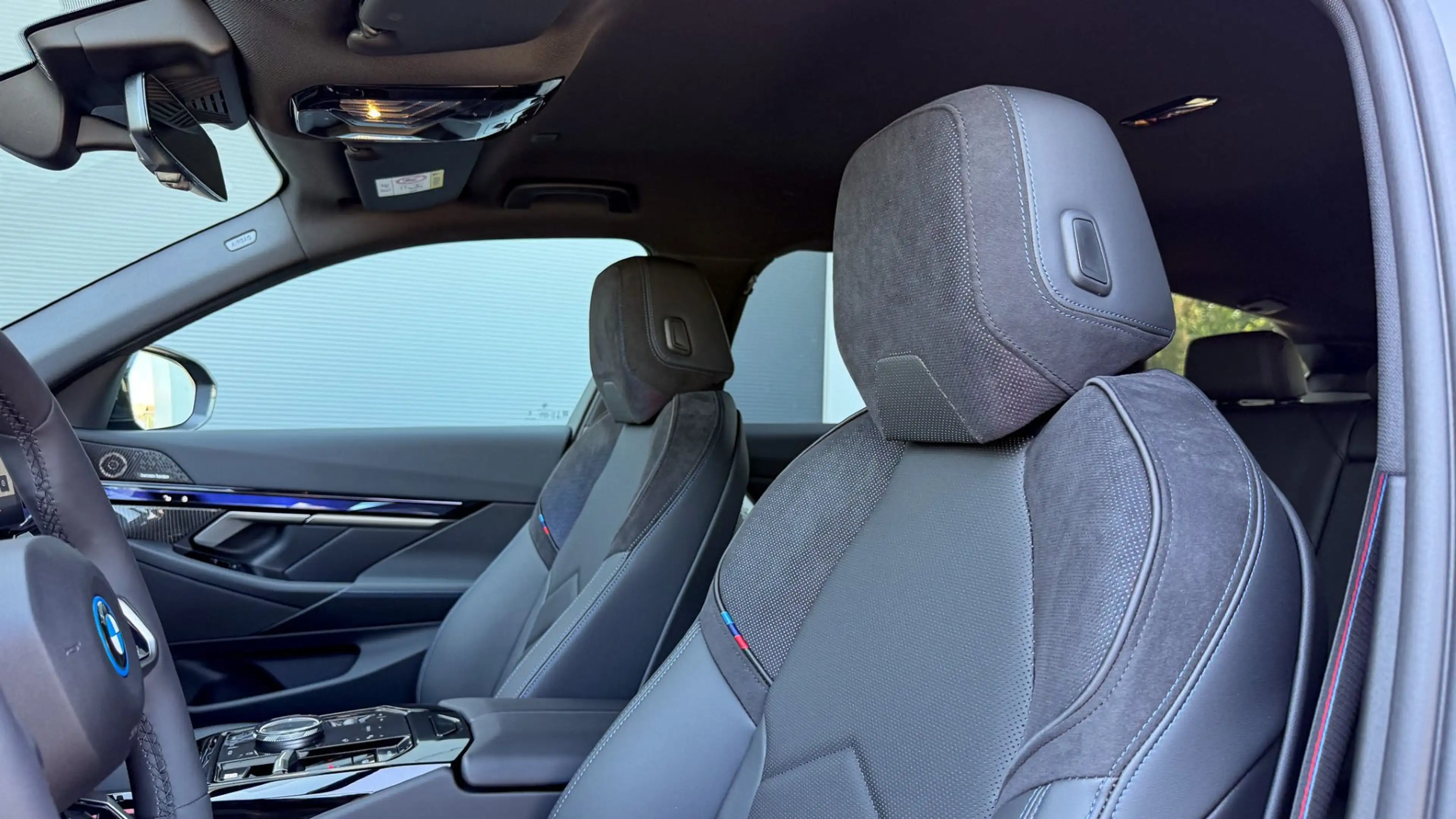 BMW 550 e xDrive M-Sportpaket Pro — photo 14