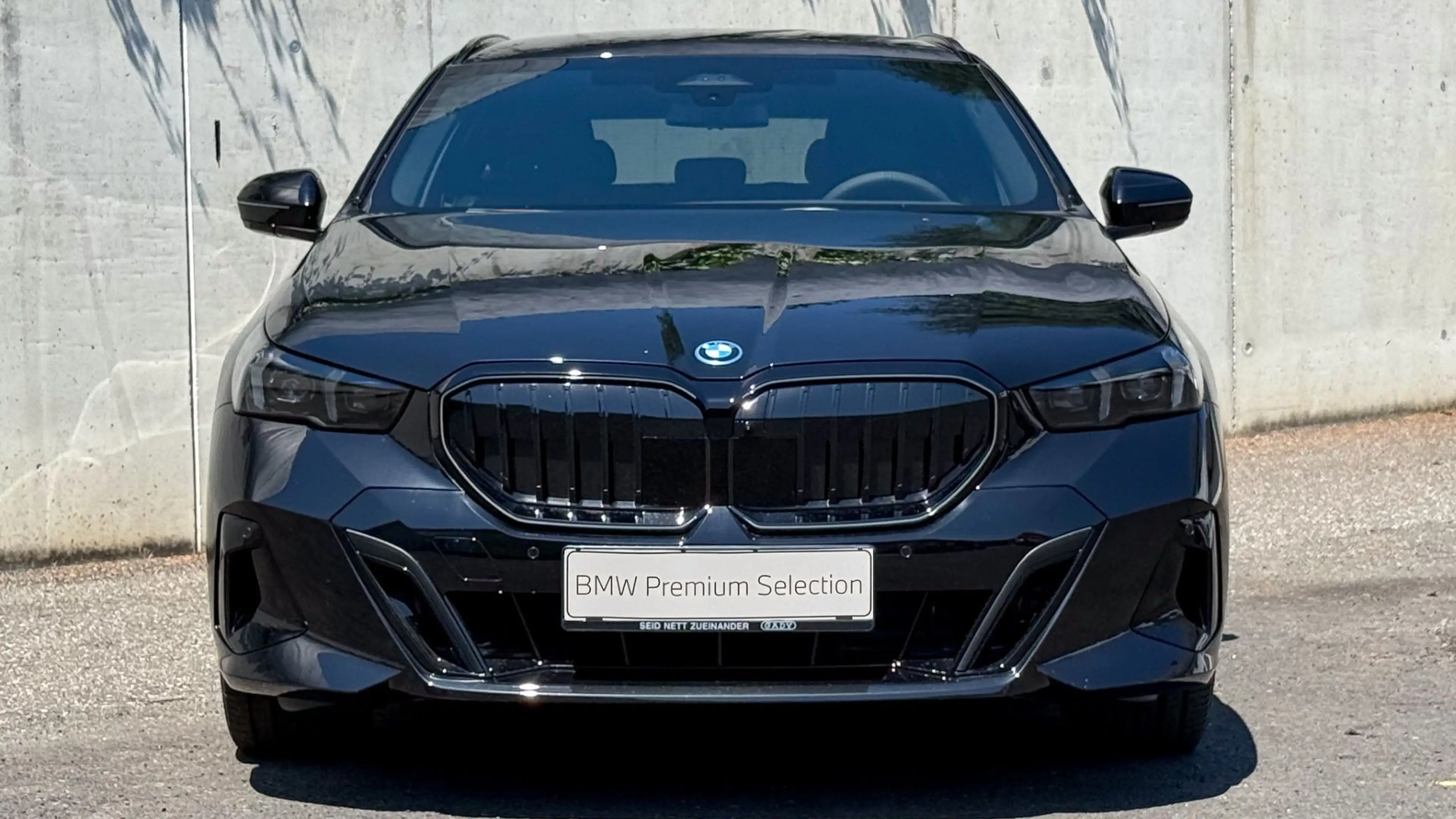 BMW 550 e xDrive M-Sportpaket Pro — photo 2