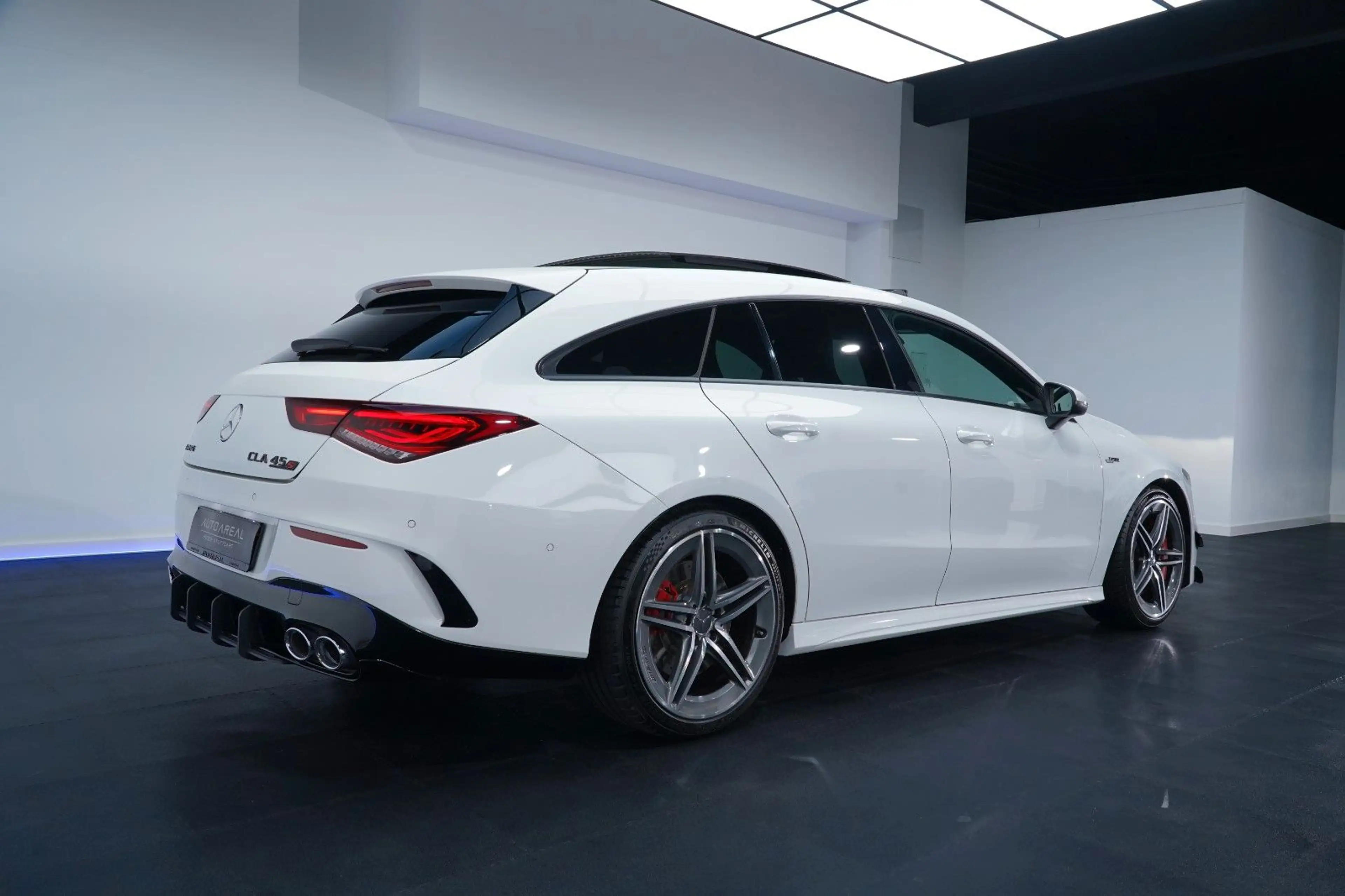 Mercedes-Benz CLA 45 AMG 8G/LED/PANO/KAM/AMBIEN — photo 2