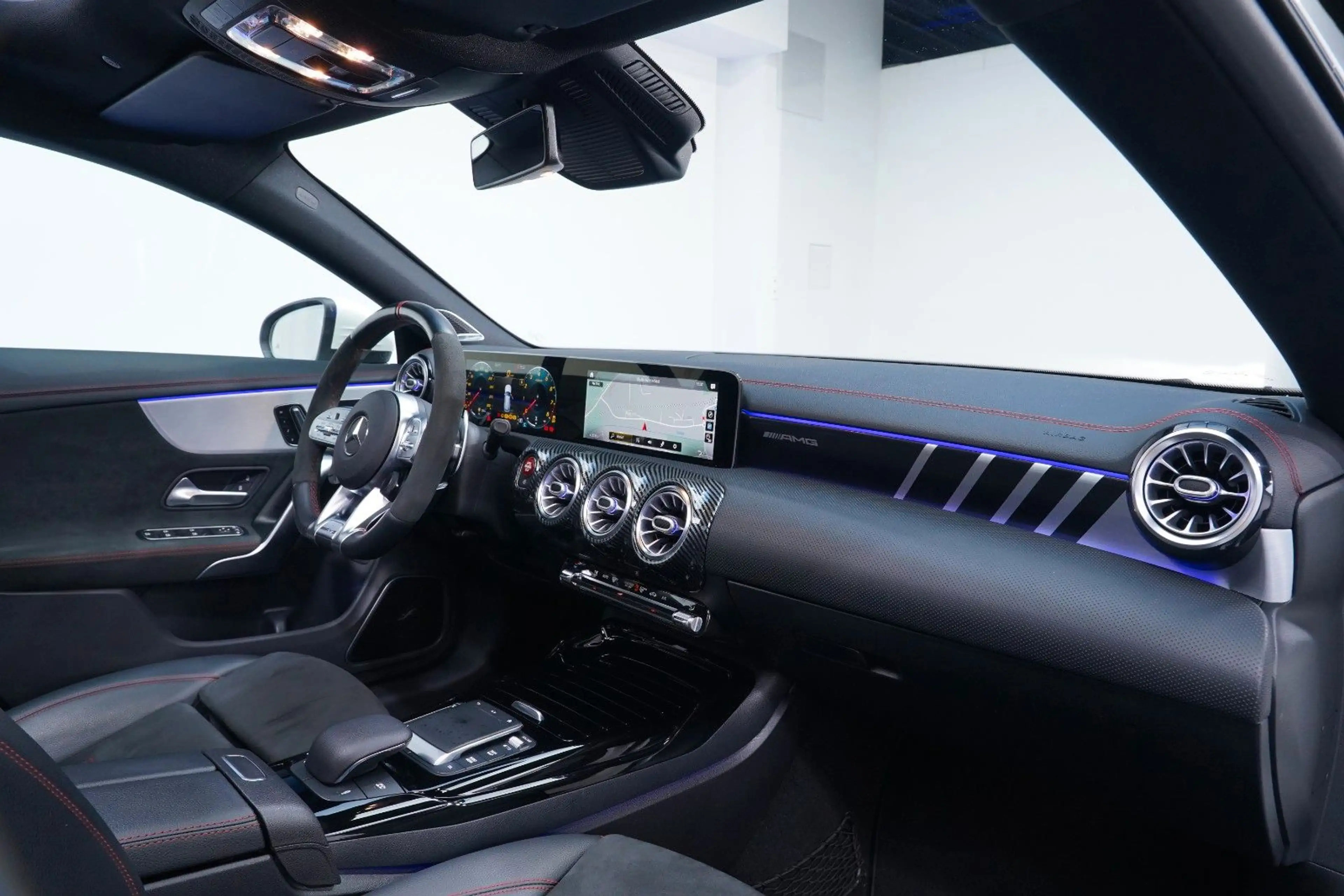 Mercedes-Benz CLA 45 AMG 8G/LED/PANO/KAM/AMBIEN — photo 10