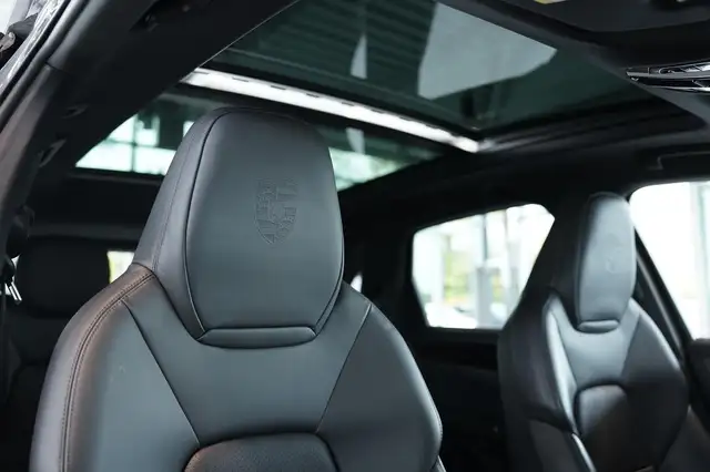 Porsche Cayenne view 6