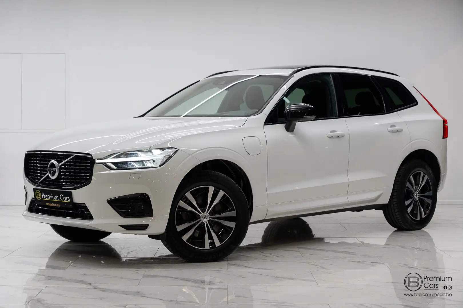 Volvo XC60 T6 hybrid AWD Geartronic RDesign! Pano, Acc, 360! Blanc - 1