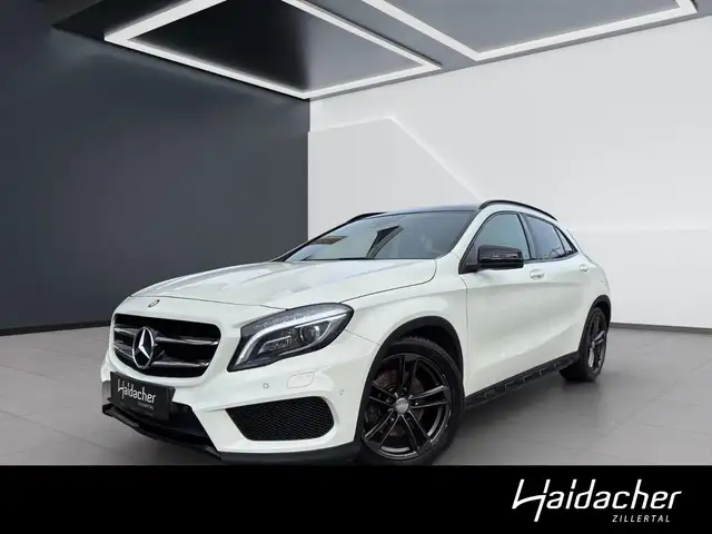 Mercedes-Benz GLA 250 4MATIC AMG Line PTS Shz AMG eHeck Pano
