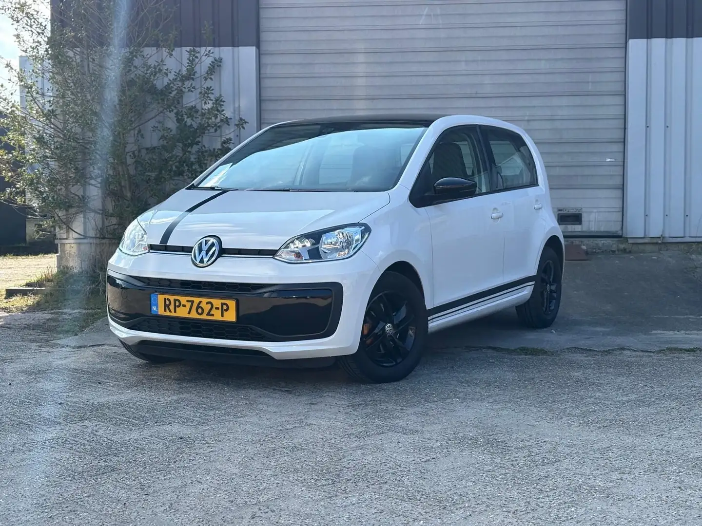 Volkswagen up! up! 1.0 BMT move Wit - 1