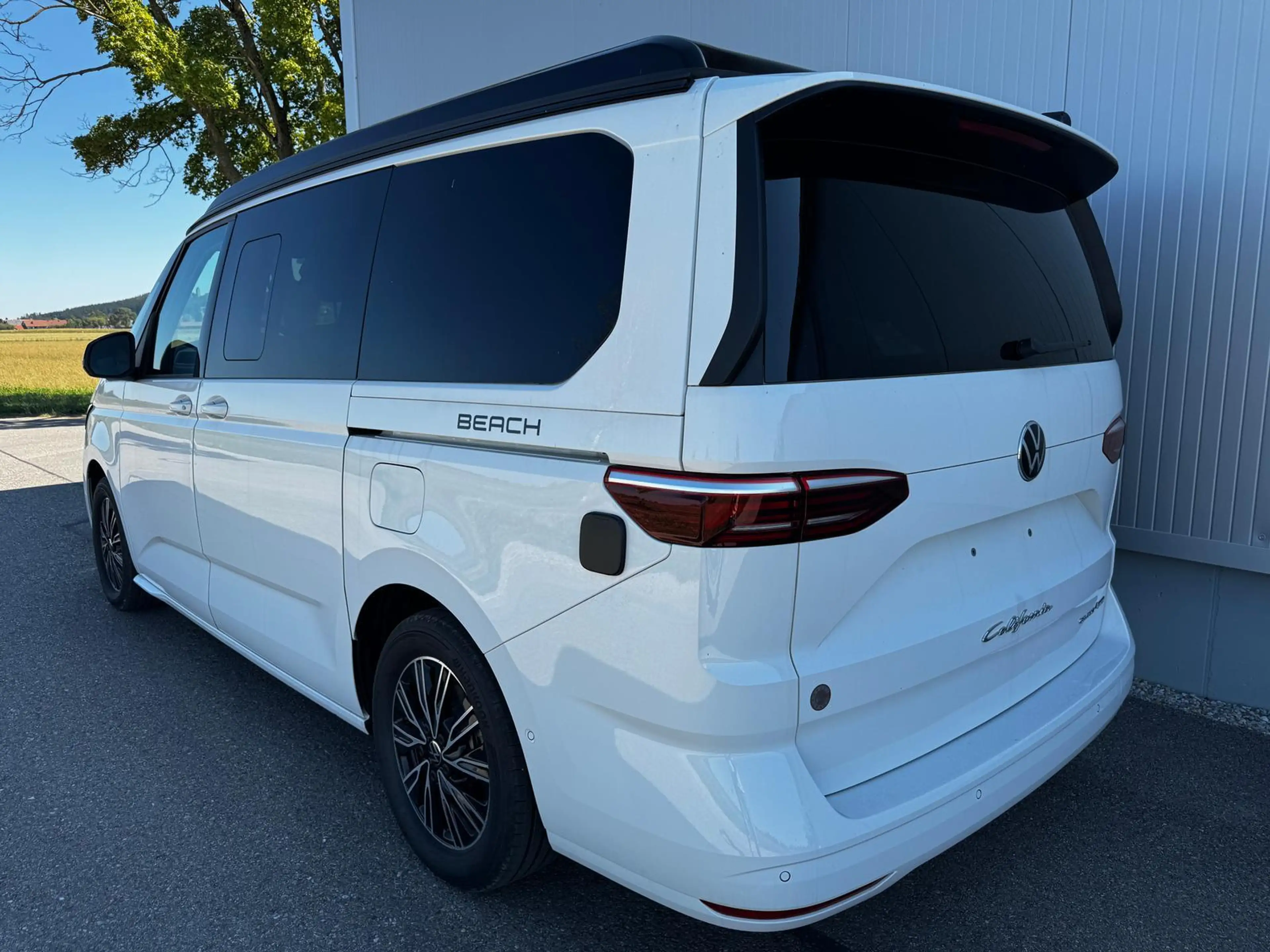 Volkswagen T7 California Beach Camper eHybrid 4MOTION 1.5 TSI 180 kW (24... — photo 2
