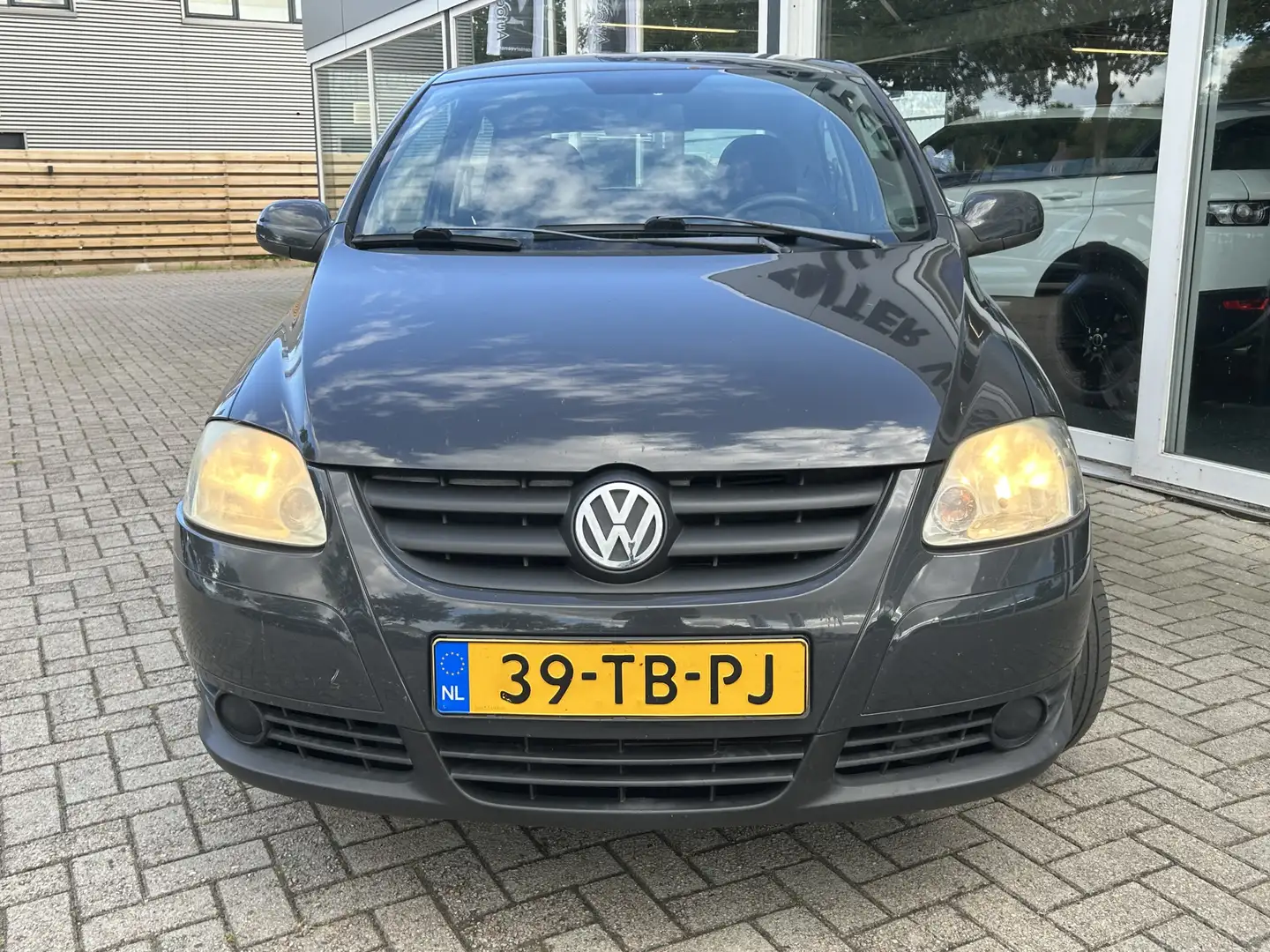 Volkswagen Fox 1.2 Trendline Grau - 2