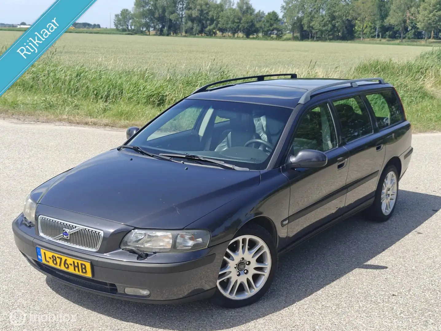Volvo V70 2.4 T Comfort Line automaat schuifdak Gris - 2