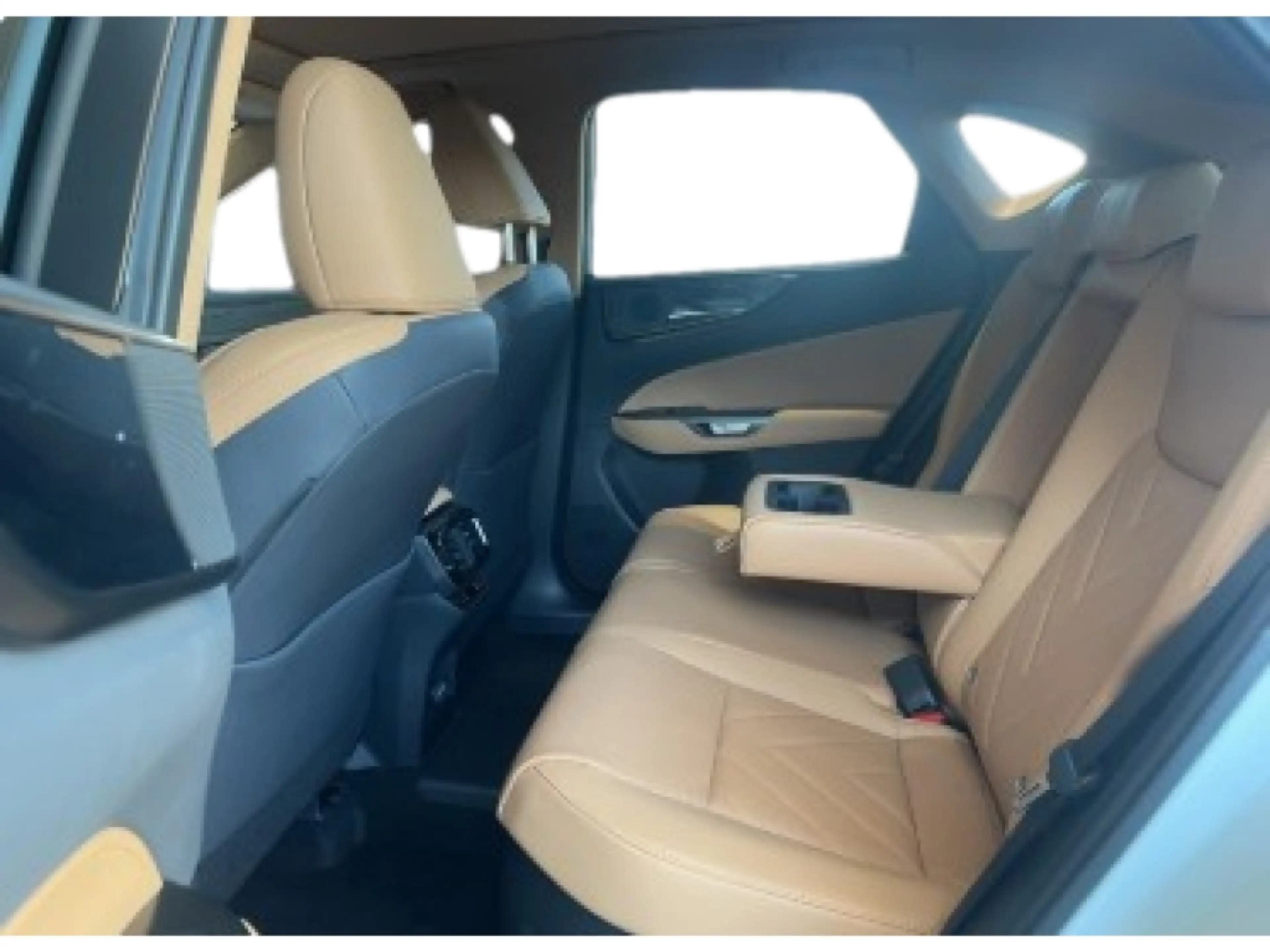 Lexus NX 450h+ NX450+ 2,5l Plug-in Executiv — photo 12