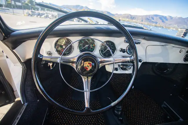 Porsche 356 view 12