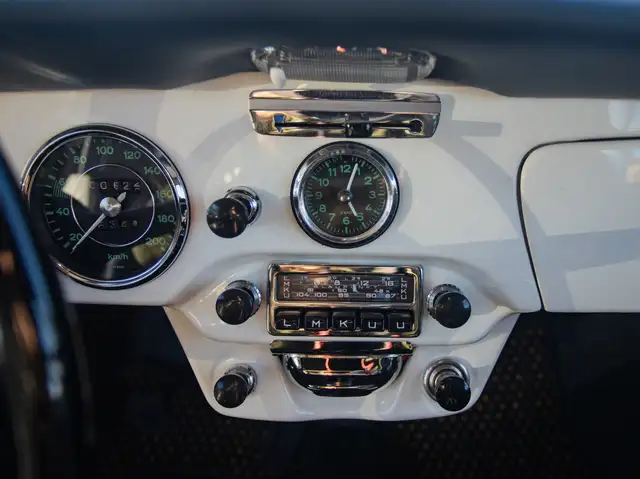 Porsche 356 view 14