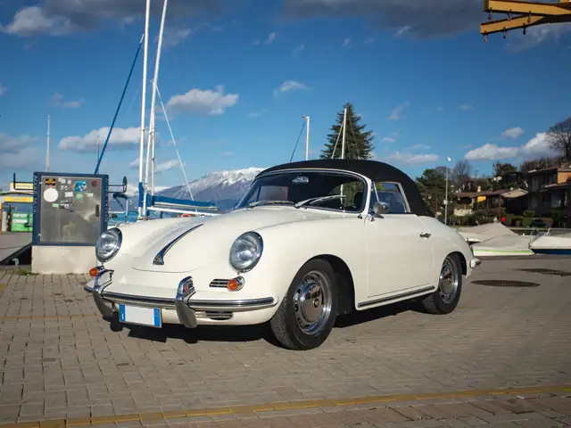 Porsche 356 view 3