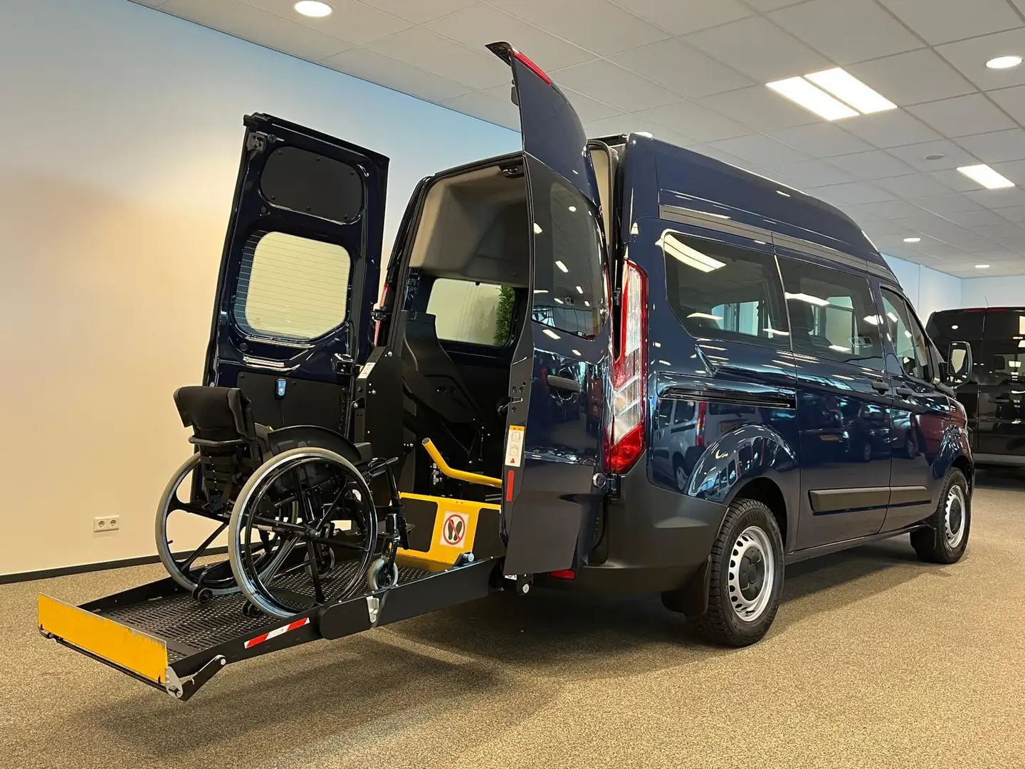 Ford Transit Custom L1H2 Rolstoelbus Bleu - 2