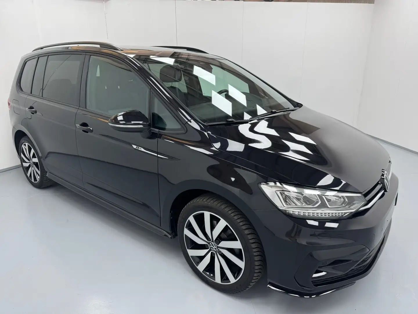 Volkswagen Touran *TASSO PROMO 4,49%* R-Line 1.5TSI DSG 150CV 7POSTI Nero - 1