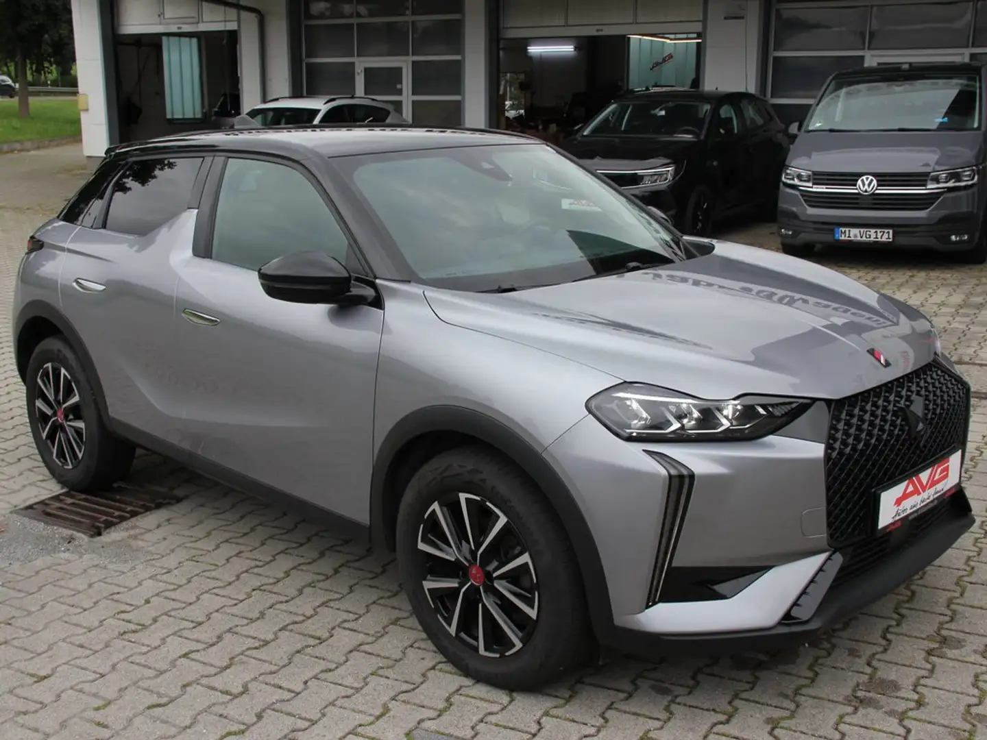 Ostatní 1.2 131PS Performance LED NAV 17Zoll Šedá - 1