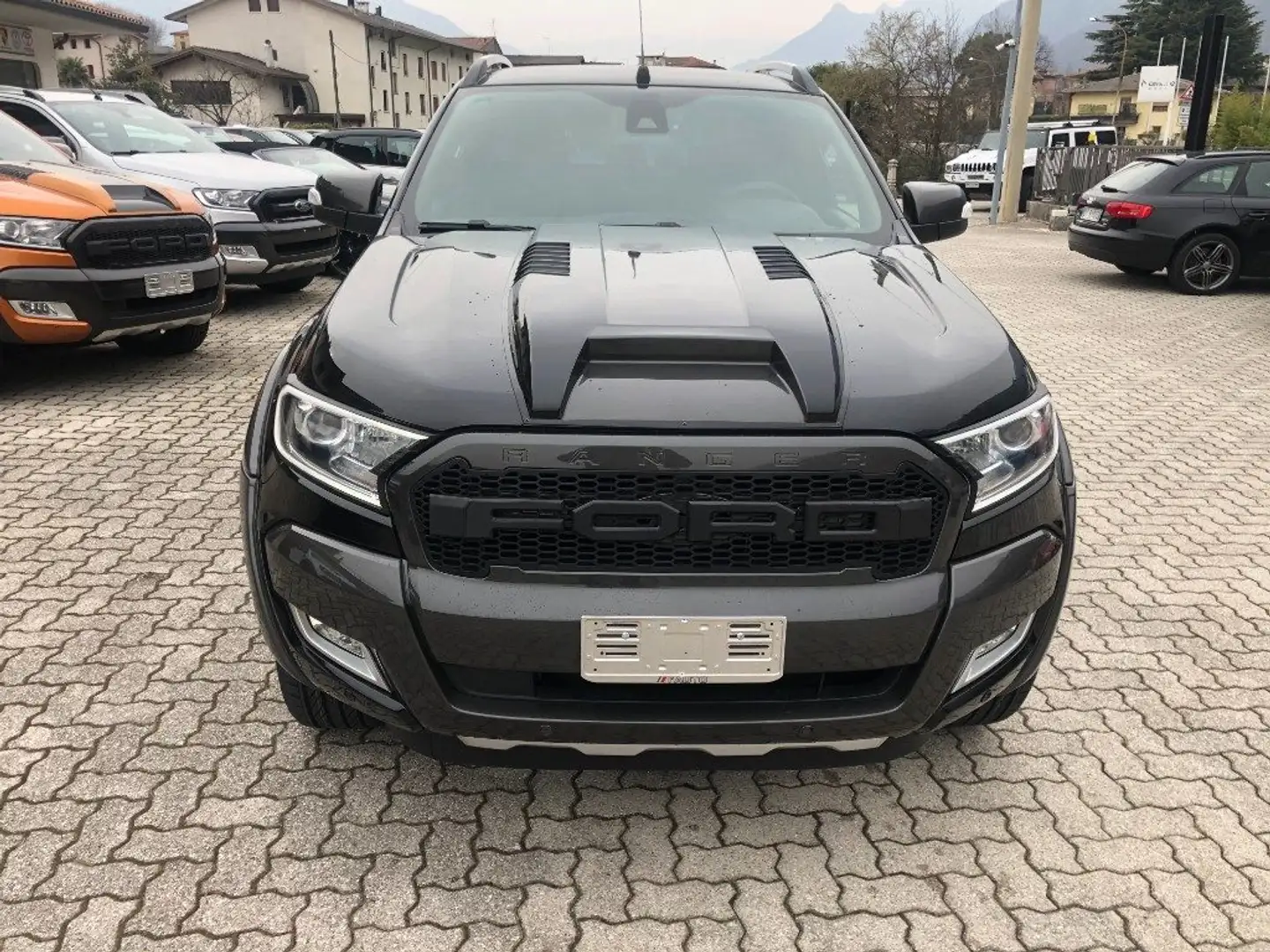 Ford Ranger 3.2 TDCi aut. DC Wildtrak 5pt. Gris - 2