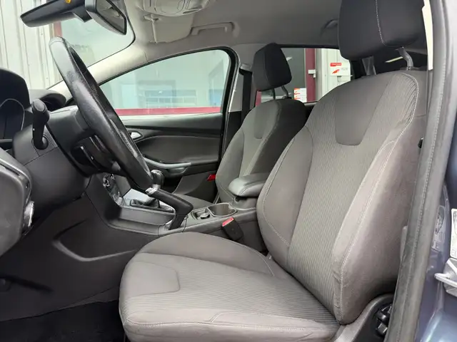 Ford Focus view 10