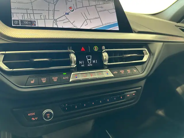 BMW 1 Series view 17
