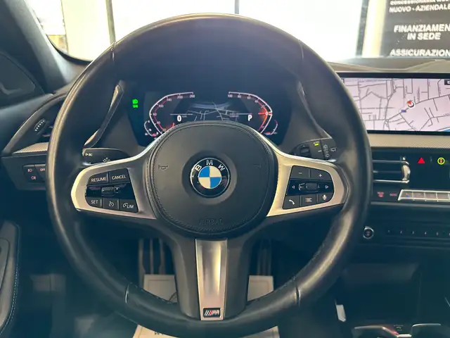 BMW 1 Series view 14