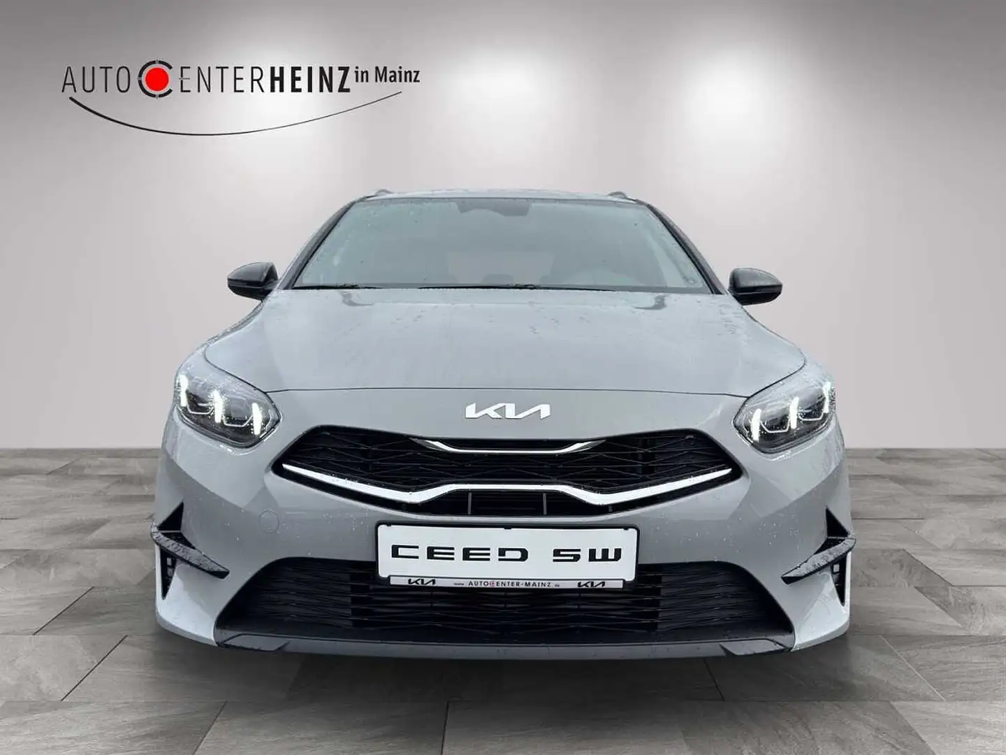 Kia Ceed SW / cee'd SW 1.5 T-GDI OPF Nightline Edition Nightline Edition Gris - 2