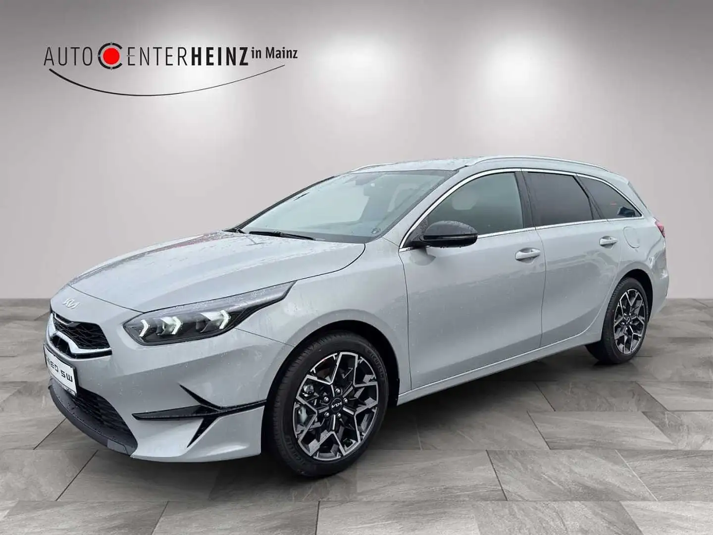 Kia Ceed SW / cee'd SW 1.5 T-GDI OPF Nightline Edition Nightline Edition Grijs - 1