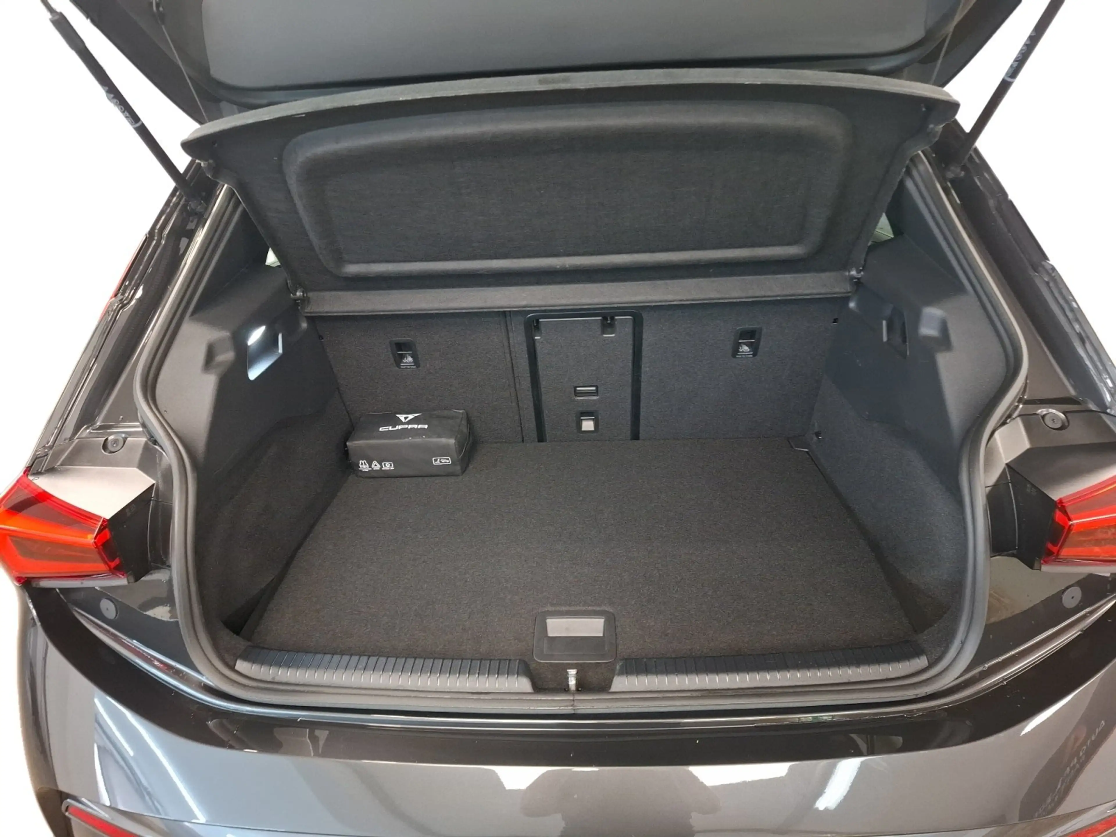CUPRA Born 150 kW 360 ACC Beats SHZ Navi — photo 15