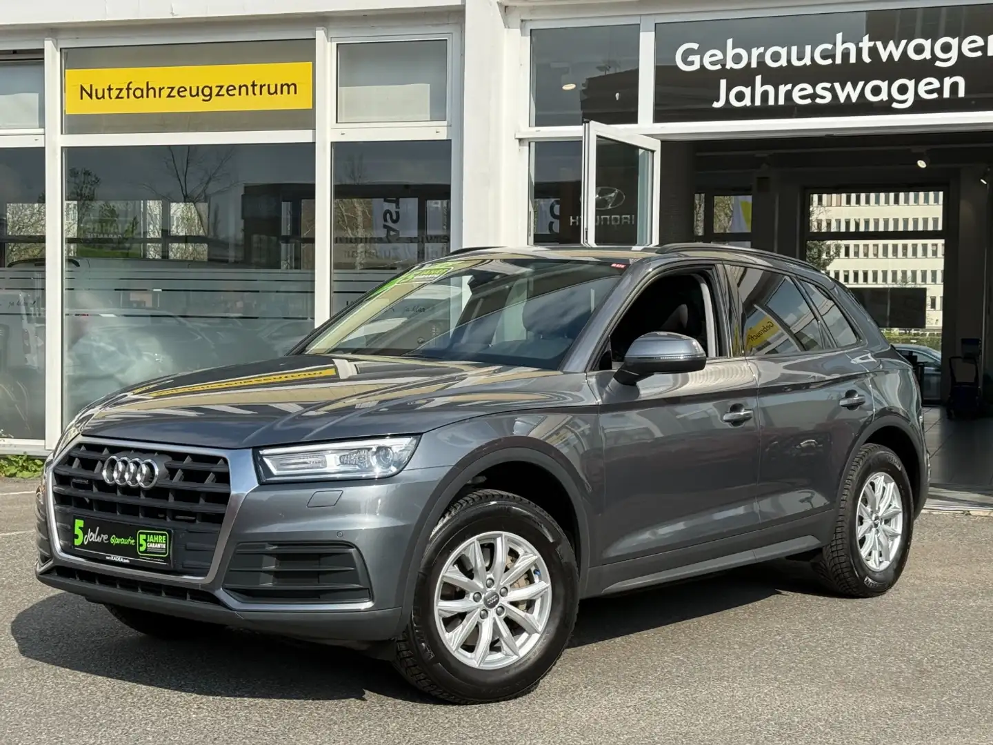 Audi Q5 2.0 Kamera,Navi,Sitzheizung,Keyless,el.Heckkl Grau - 2