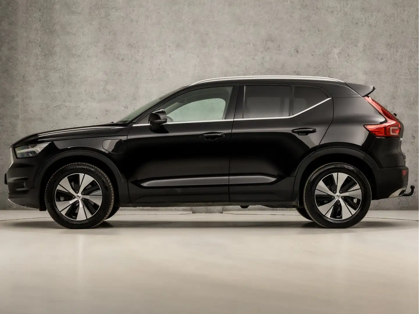 Volvo XC40 1.5 T5 Recharge Inscription Expression 262Pk Autom Noir - 2