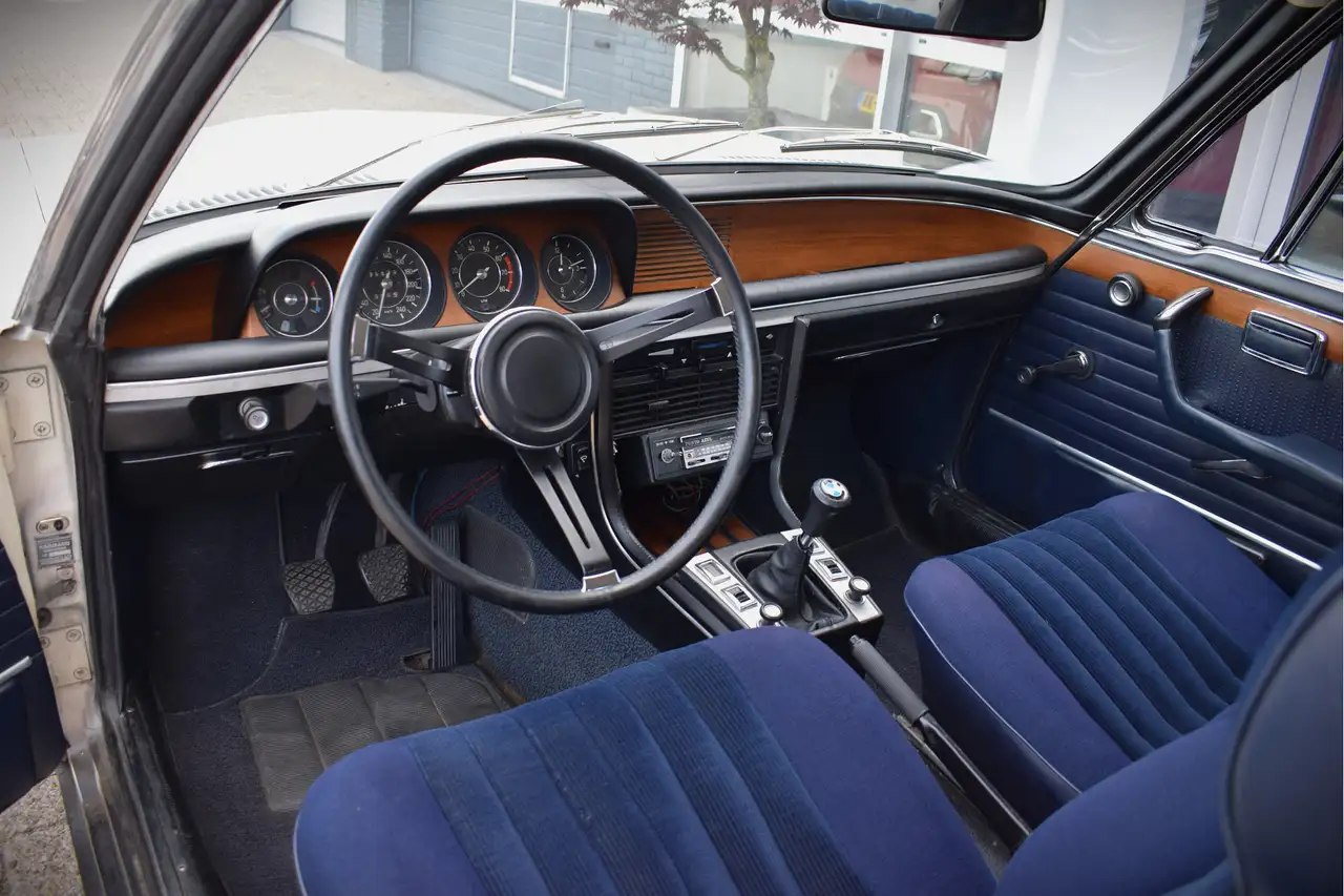 BMW 2800 CS 2.8 6 cilinder | Belastingvrij | APK-vrij, foto 3