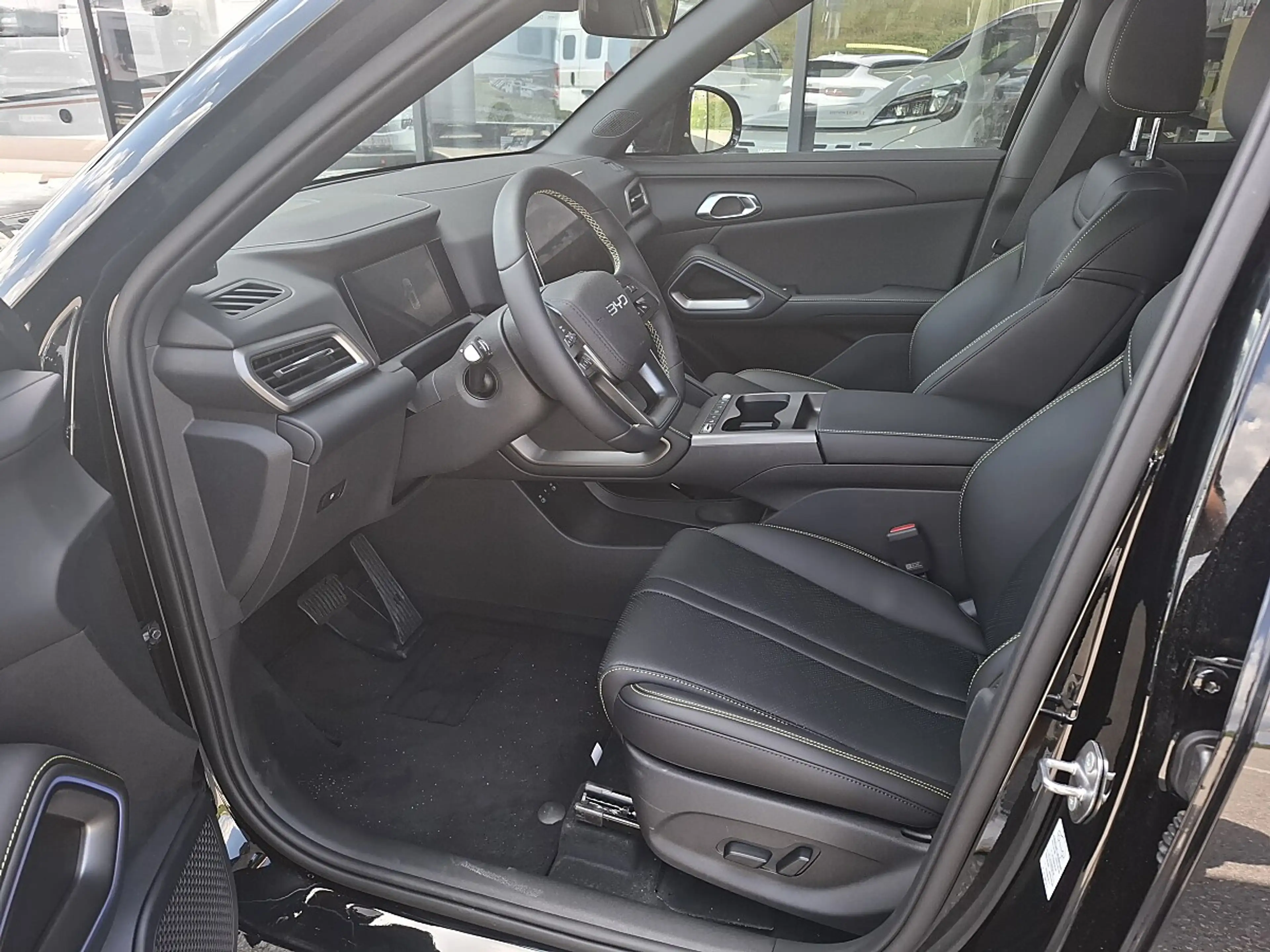 BYD Atto 2 Atto2 DM-i PHEV 18kWh Boost Österreich Paket — photo 9