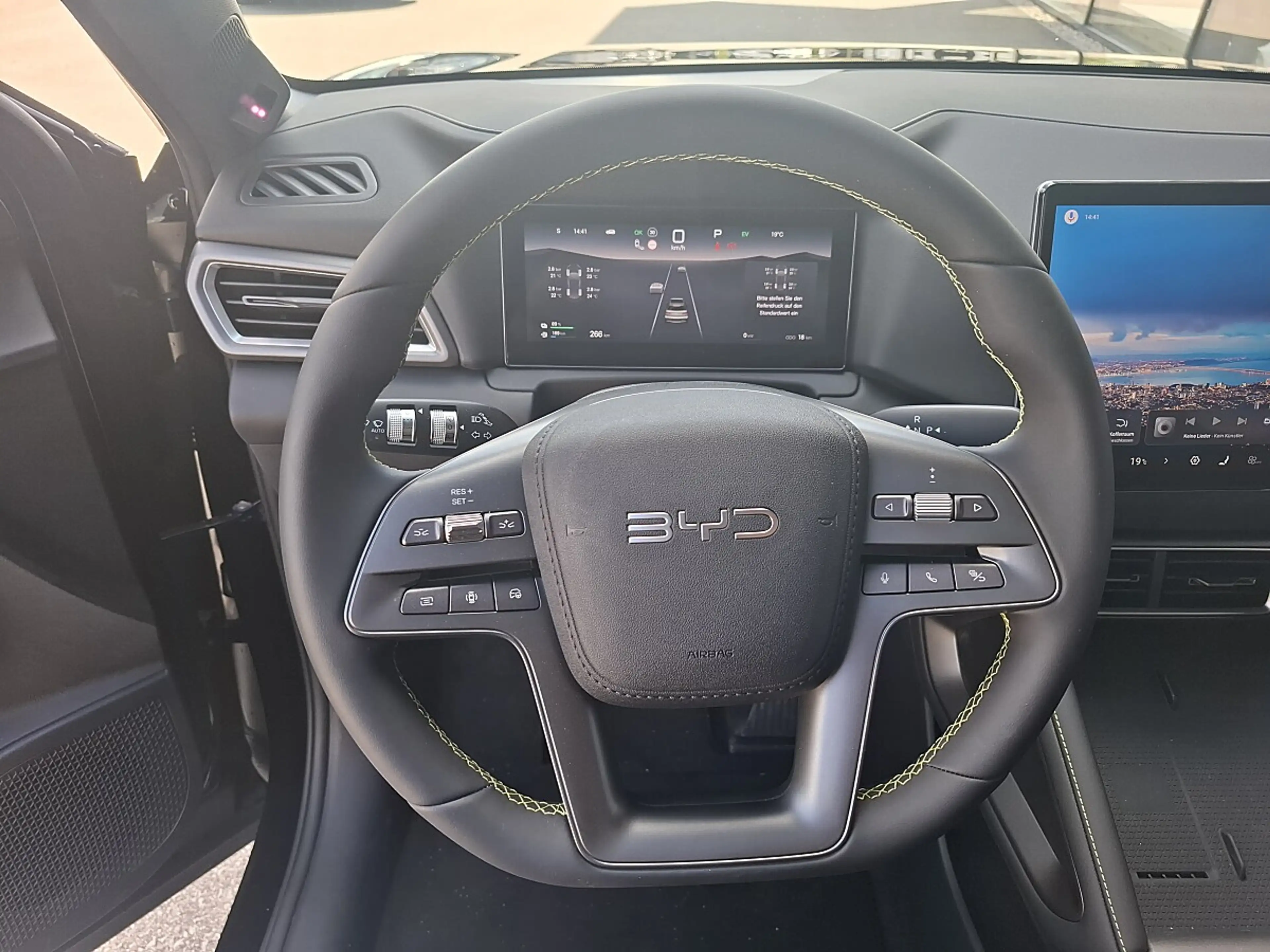 BYD Atto 2 Atto2 DM-i PHEV 18kWh Boost Österreich Paket — photo 11