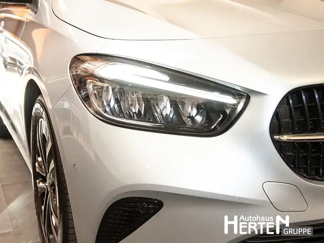 Mercedes-Benz B-Class view 13