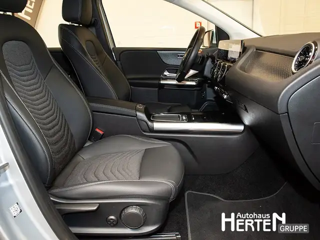 Mercedes-Benz B-Class view 6