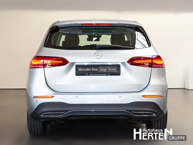 Mercedes-Benz B-Class view 4