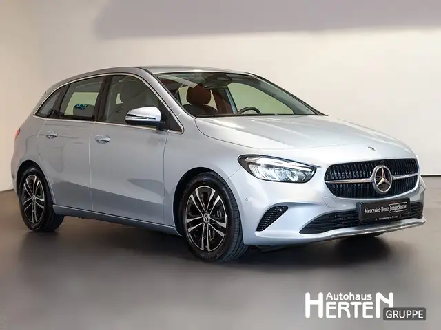 Mercedes-Benz B-Class view 3