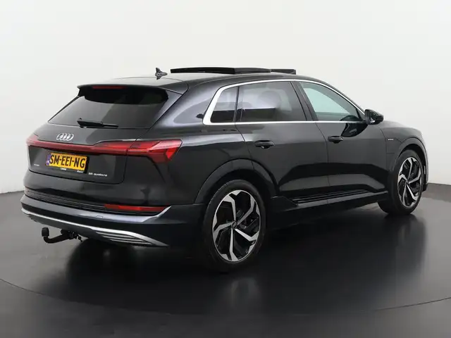 Audi E-Tron view 4