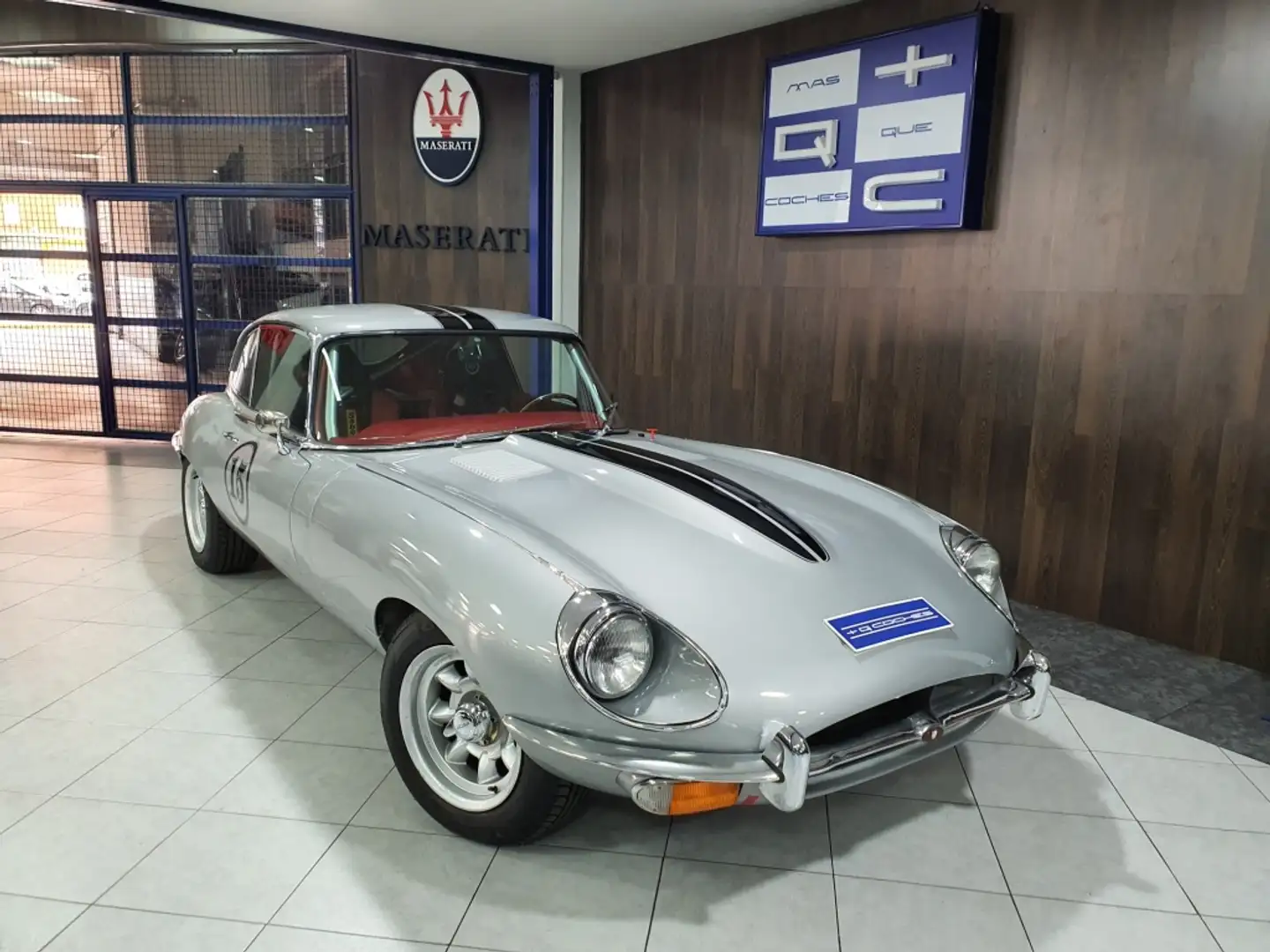 Jaguar E-Type 4.2 S2 Coupé Argent - 2