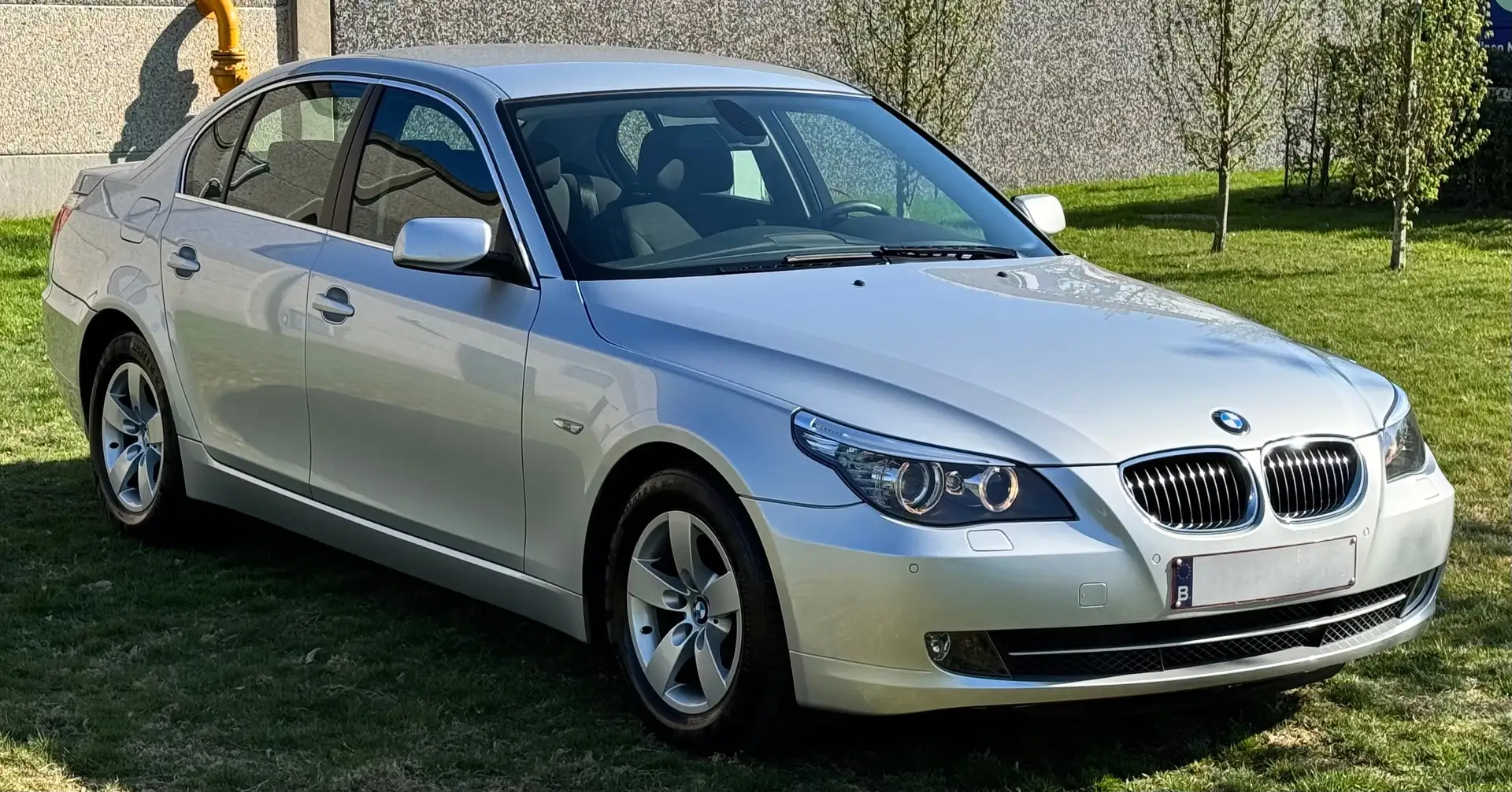 BMW 525 iXA Silber - 1