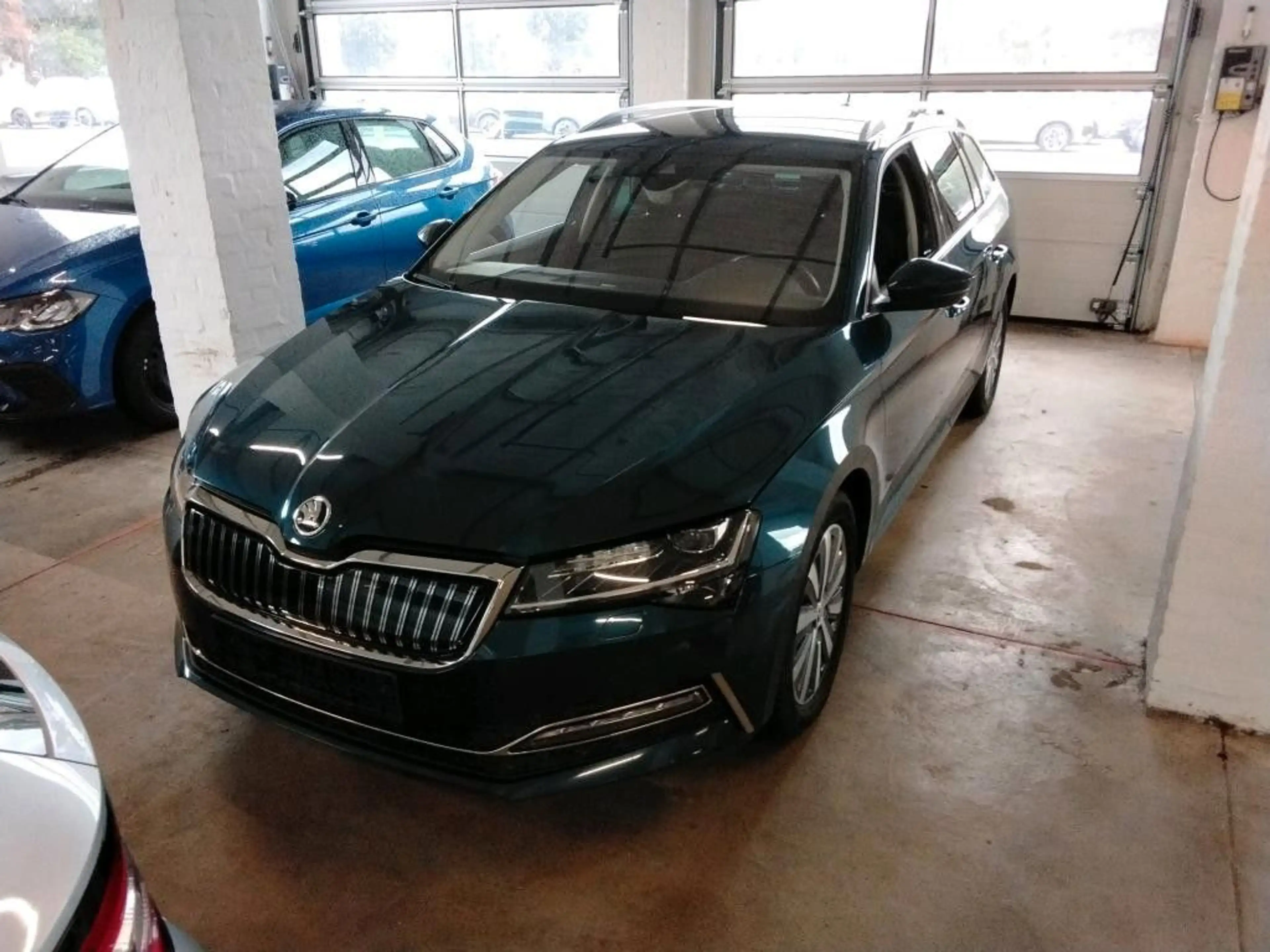 Skoda Superb Combi Style 1.4e/TSI Navi AHK SHZ ACC LED