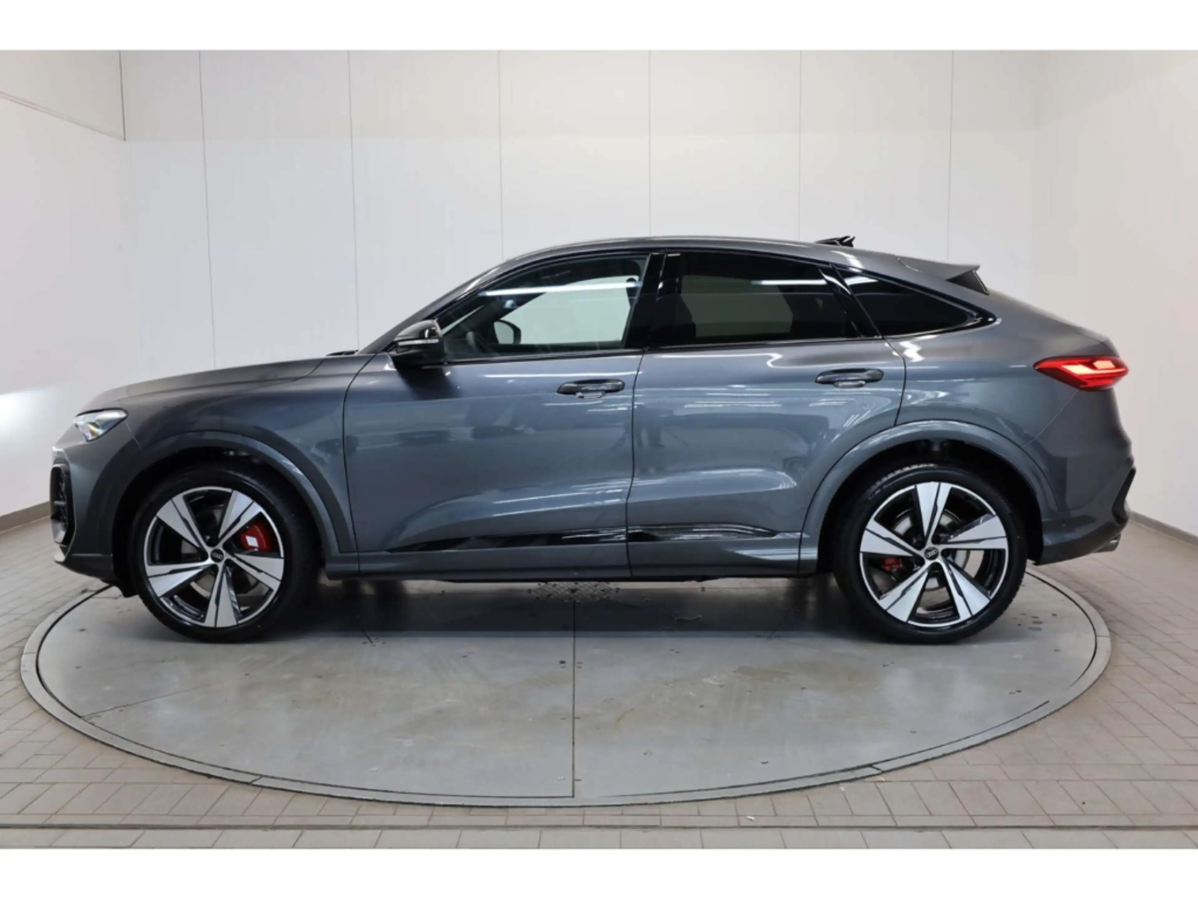 Audi SQ5 Sportback TFSI quattro — photo 5