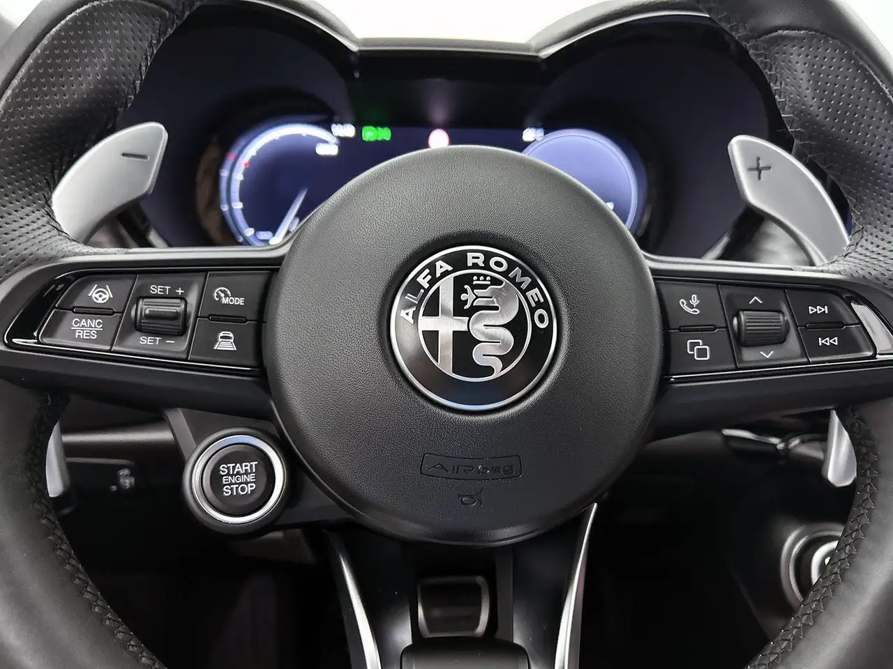 Alfa Romeo Tonale 2025 — фото 13