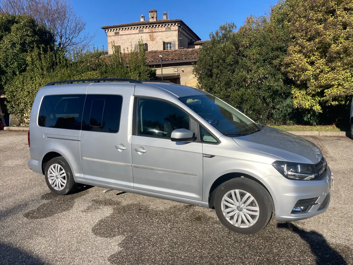 Volkswagen Caddy TRASPORTO DISABILI - ALLEST. FOCACCIA Argento - 1