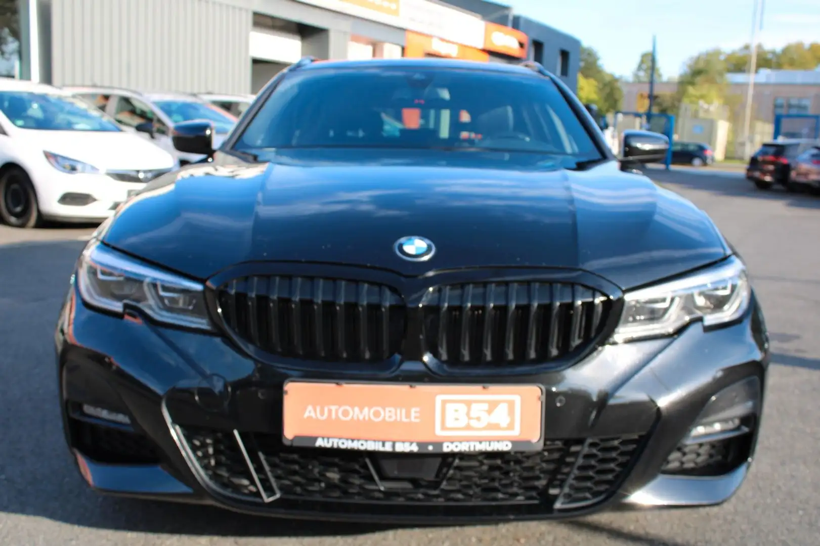 BMW 318 Touring 318 d M Sport-PAKET/KAM/1 HAND/LEDER/AHK Schwarz - 2