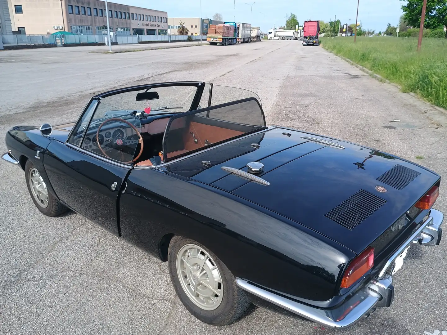 Fiat 850 sport spider Чорний - 2