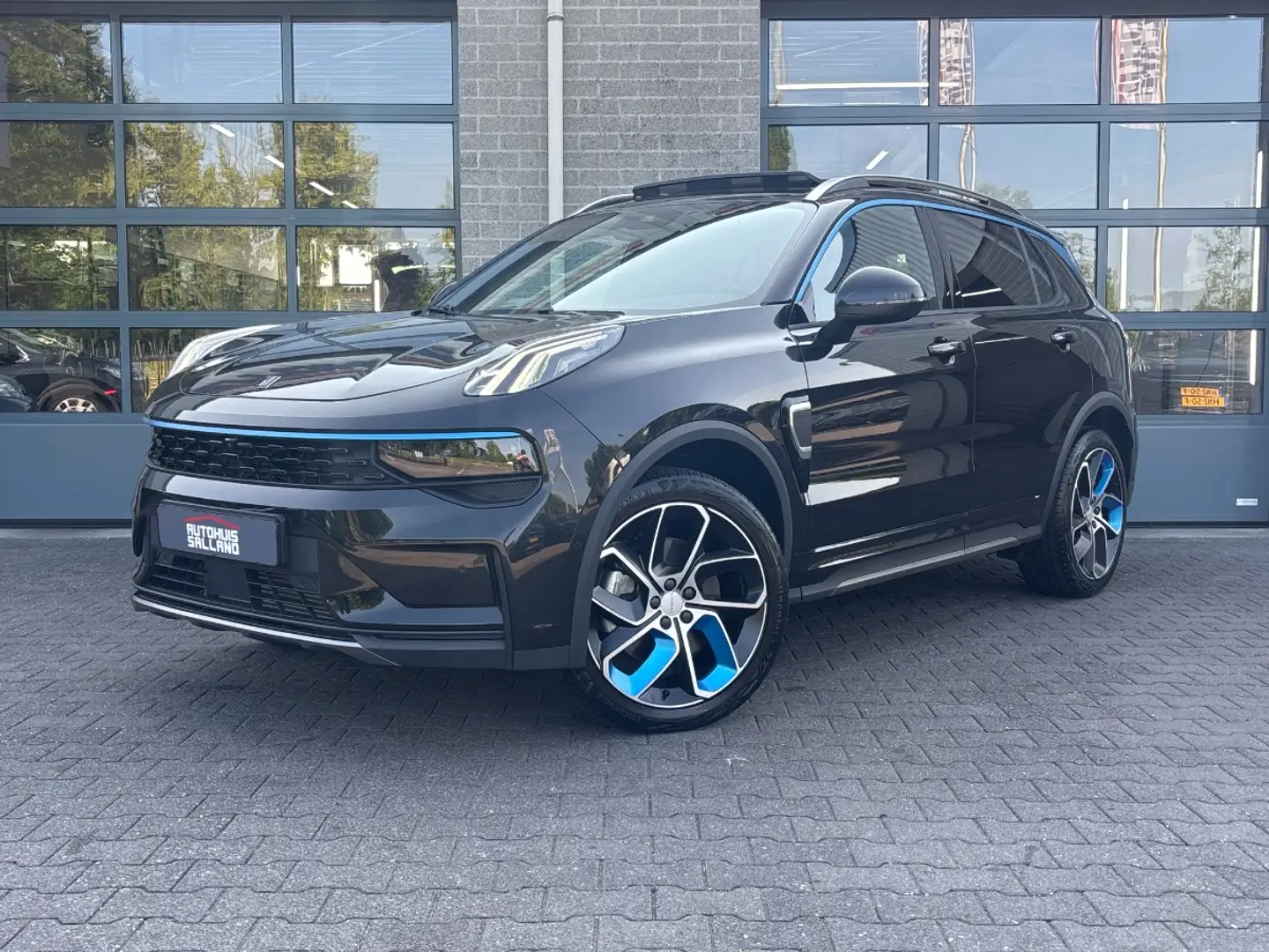 Lynk & Co 01 1.5 PLUG IN HYBRID | ZWARTE HEMEL | 360 CAMERA | Zwart - 1