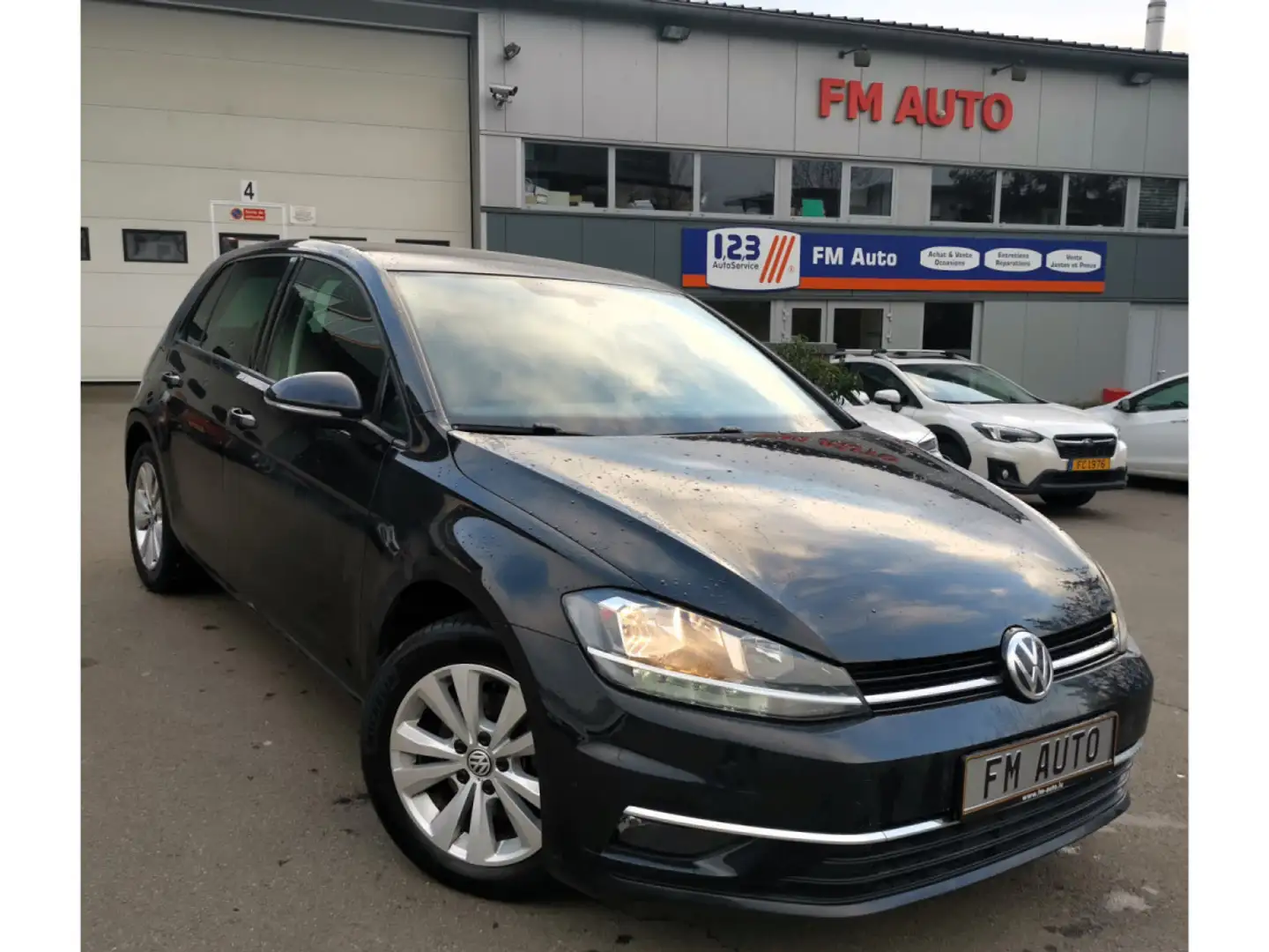 Volkswagen Golf VII 1.6 TDI COMFORTLINE BLUEMOTION Noir - 1