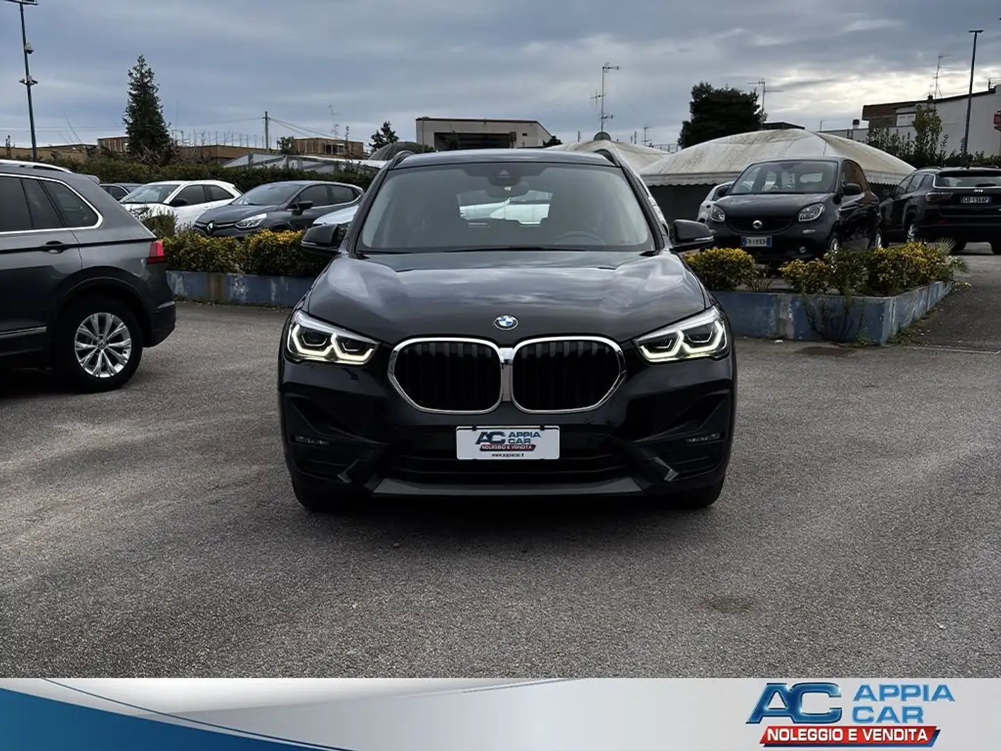 BMW X1 X1 sdrive18d Business Advantage auto Nero - 2