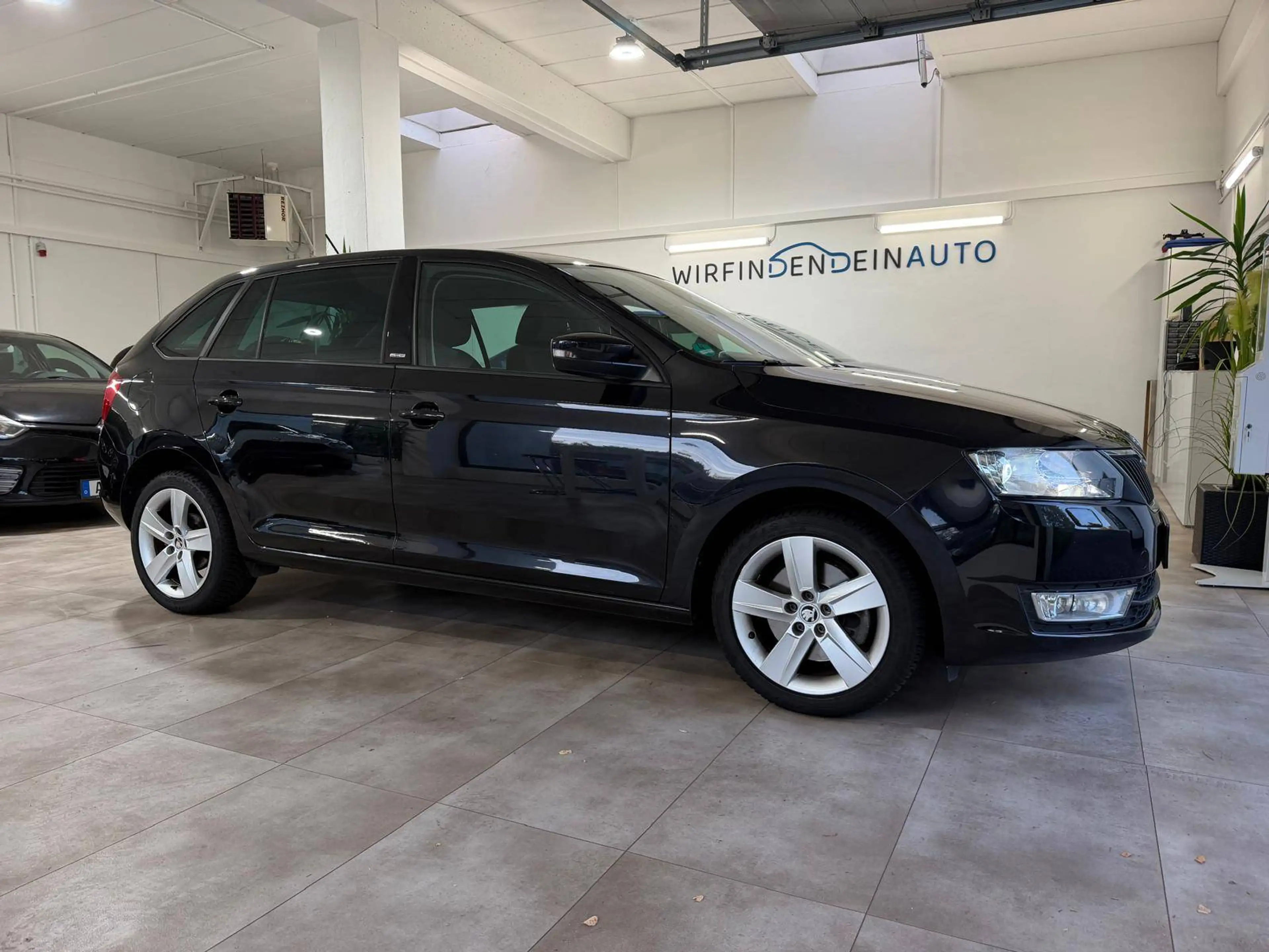 Skoda Rapid/Spaceback Joy*NAVI*Xenon*AHK*PDC*Tempo*Service NEU — photo 3
