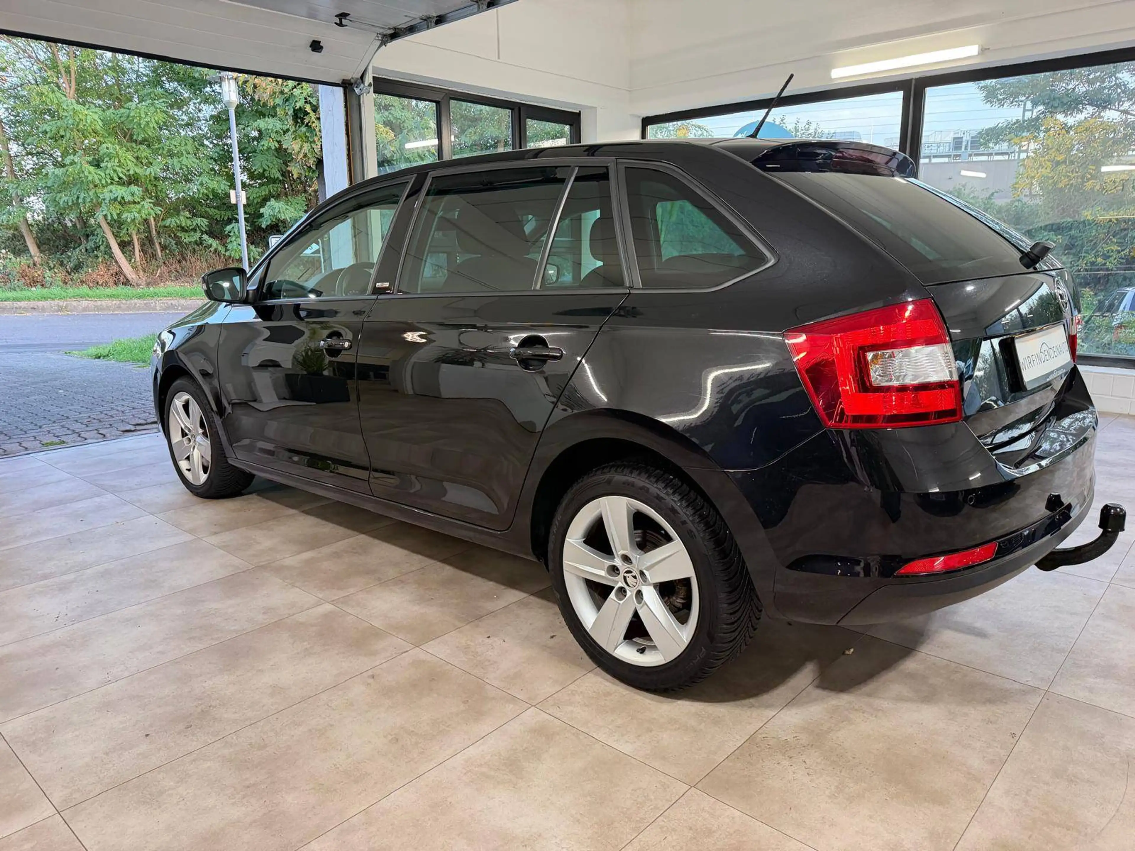 Skoda Rapid/Spaceback Joy*NAVI*Xenon*AHK*PDC*Tempo*Service NEU — photo 7
